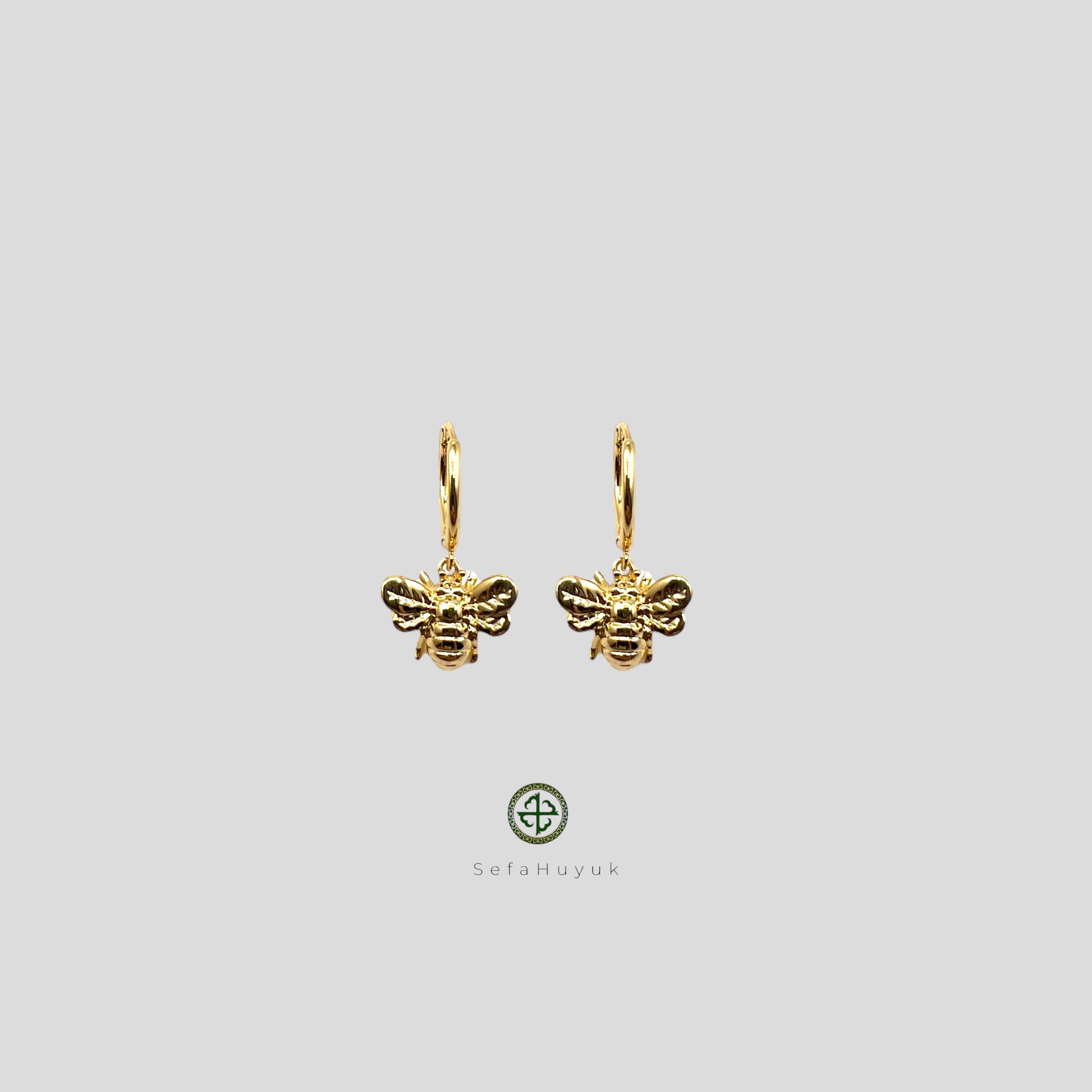 New Lucky bee 18k hotsell gold plated earrings