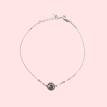 Elegant AAA grade zirconia bracelet in 18K gold vermeil or 925 sterling silver. Adjustable 17cm + 3.5cm extension. Minimalist everyday sparkle.