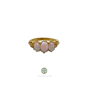 Smilla Opal Ring