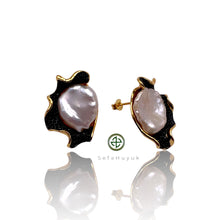 Farisa Baroque Pearl Earrings