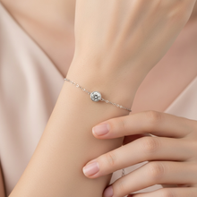 Elegant AAA grade zirconia bracelet in 18K gold vermeil or 925 sterling silver. Adjustable 17cm + 3.5cm extension. Minimalist everyday sparkle.