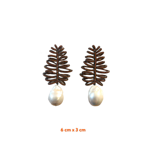 Reila Pearl Earrings