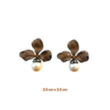 Alfalfa Pearl Earrings