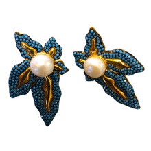 Mari Pearl Leaf Earrings