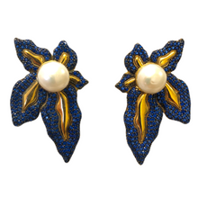 Mari Pearl Leaf Earrings