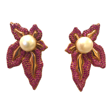 Mari Pearl Leaf Earrings