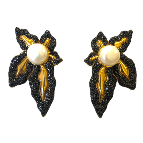 Mari Pearl Leaf Earrings