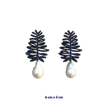 Reila Baroque Pearl Zirconia Earrings