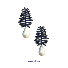 Reila Baroque Pearl Zirconia Earrings